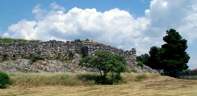 Αρχαιολογικός Χώρος Τίρυνθας - Άποψη νοτιοδυτικού τμήματος τειχών