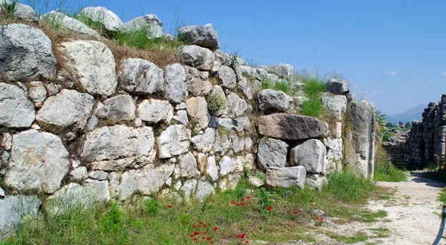 Αρχαιολογικός Χώρος Τίρυνθας - Άποψη νοτιοδυτικού τμήματος τειχών