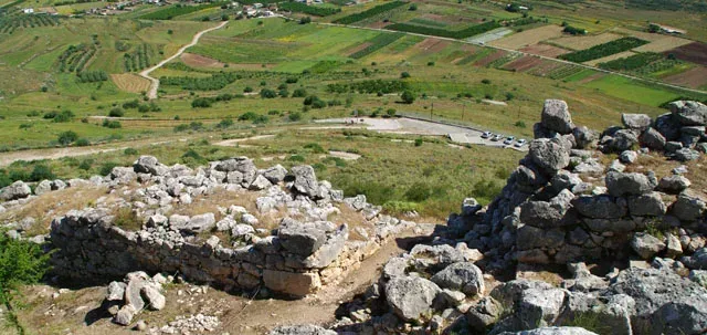 Άποψη της Ανατολικής Πύλης - Μυκηναϊκή Ακρόπολη της Μιδέας